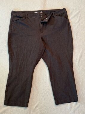 Plus Size Dark Grey Stretch Straight Leg Pixie Pants- Old Navy